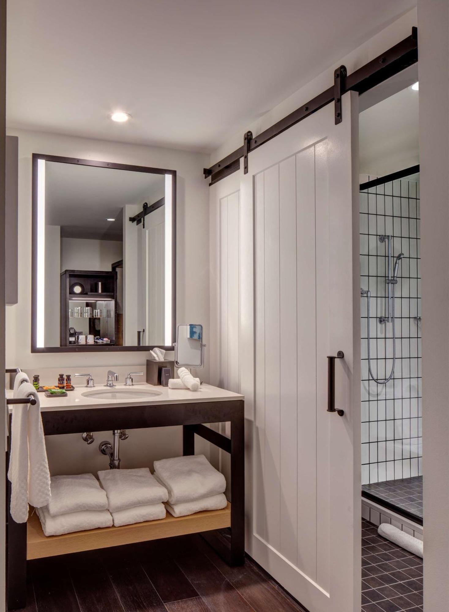 Canopy By Hilton Baltimore Harbor Point - Newly Built Bagian luar foto